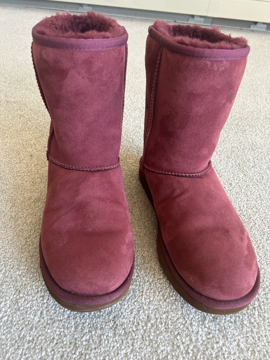 UGG Shoes - UGG Classic Short Winter Boots in Berry Suede
